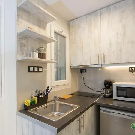 - Archaeological Museum Stylish Studio Apartment *
